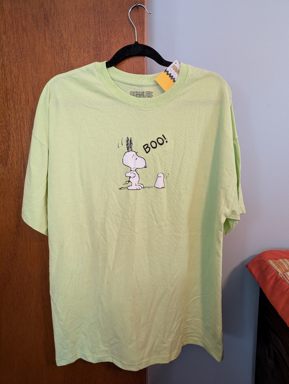 Peanuts NWT Snoopy 'Boo!' Graphic Tee - Light Green - Unisex Adult Size S